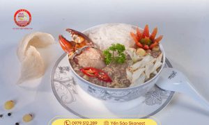 Súp tổ yến là món ăn được ưa chuộng và rất giàu dinh dưỡng. Với hương vị thơm ngon cùng với những tác dụng tuyệt vời đối với sức khỏe, súp tổ yến là món ăn không thể thiếu trong các dịp đặc biệt của người Việt Nam.