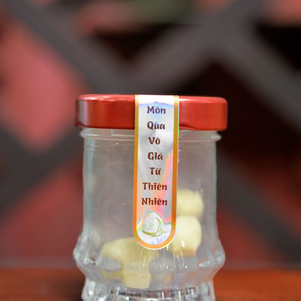 yen chung tuoi voi hat sen